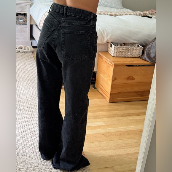 Abercrombie & Fitch- 90s Relaxed Jean High Rise - Picture 2 of 6